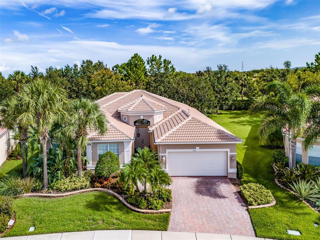 Picture of 5014 Ruby Flats Drive, Wimauma, FL 33598