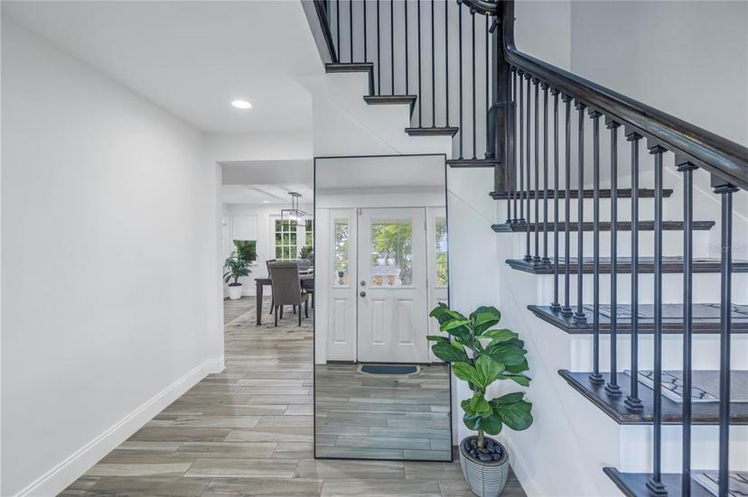 Picture of 768 Pinellas Point Drive S, St Petersburg FL 33705