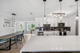 Picture of 243 Moss Lane, Venice, FL 34293