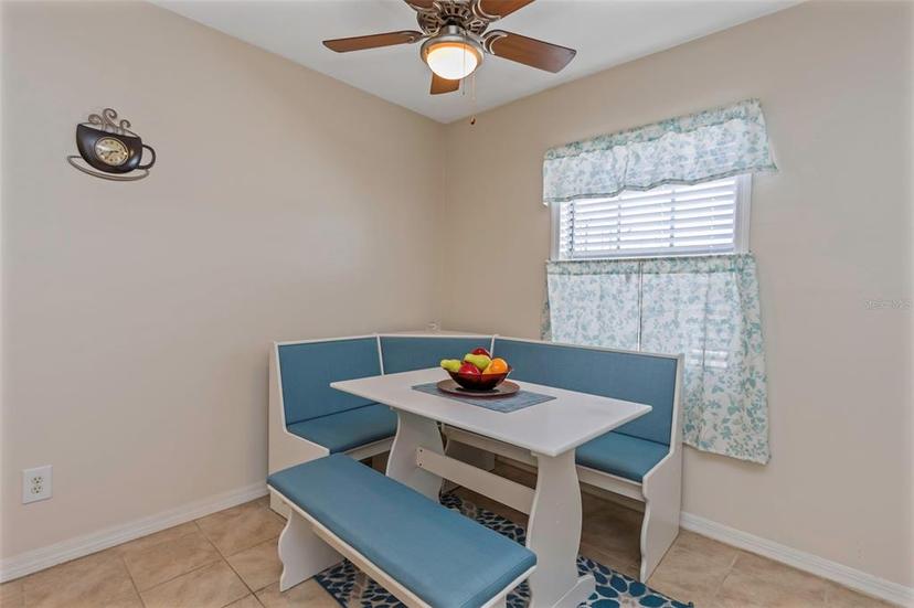 Picture of 105 Pompano Drive Se Unit A, St Petersburg FL 33705
