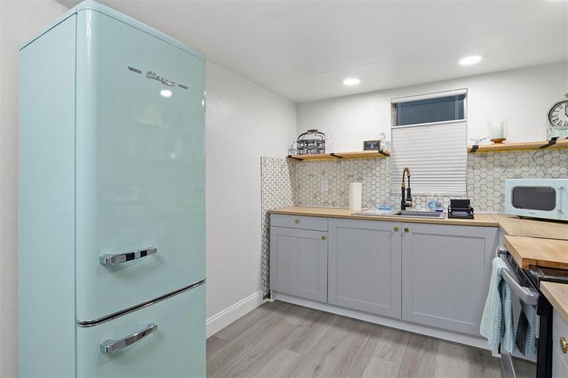 Picture of 10800 Us Highway 19 N Unit 112, Pinellas Park FL 33782