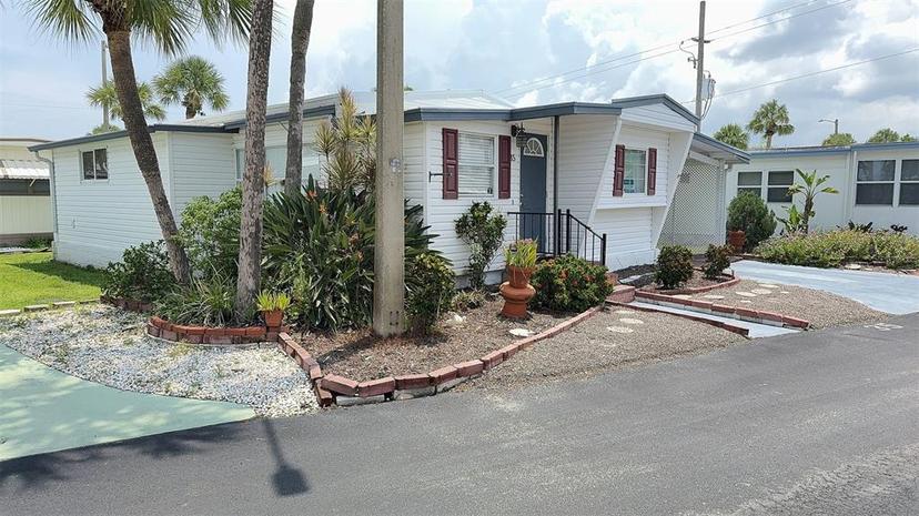Picture of 4851 W Gandy Boulevard Unit B11L35, Tampa FL 33611