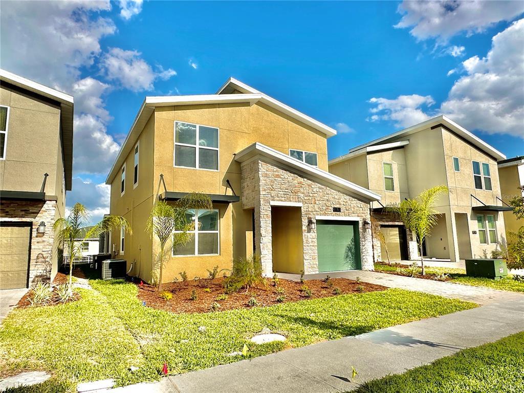 Picture of 9095 Sommerset Hills Drive, Davenport, FL 33896