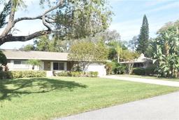 Picture of 1833 Sandalwood Drive, Sarasota, FL 34231