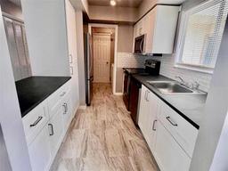 Picture of 1111 Longfellow Road Unit 1111, Sarasota, FL 34243