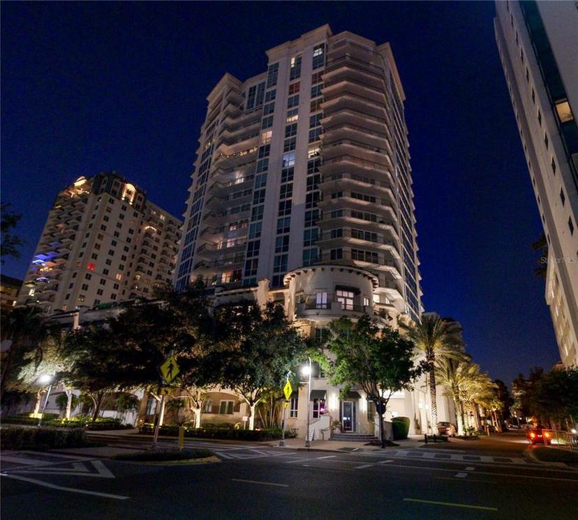 Picture of 450 Knights Run Avenue Unit 702, Tampa FL 33602