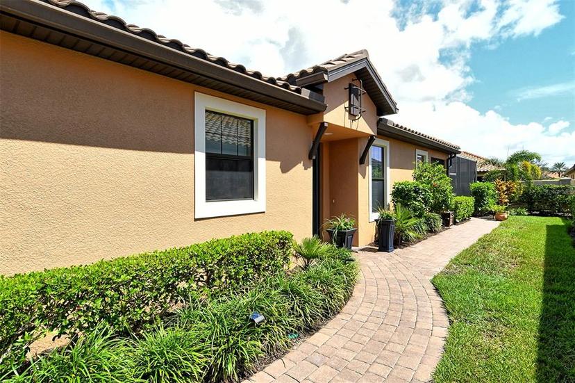 Picture of 8744 Bellussi Drive, Sarasota FL 34238