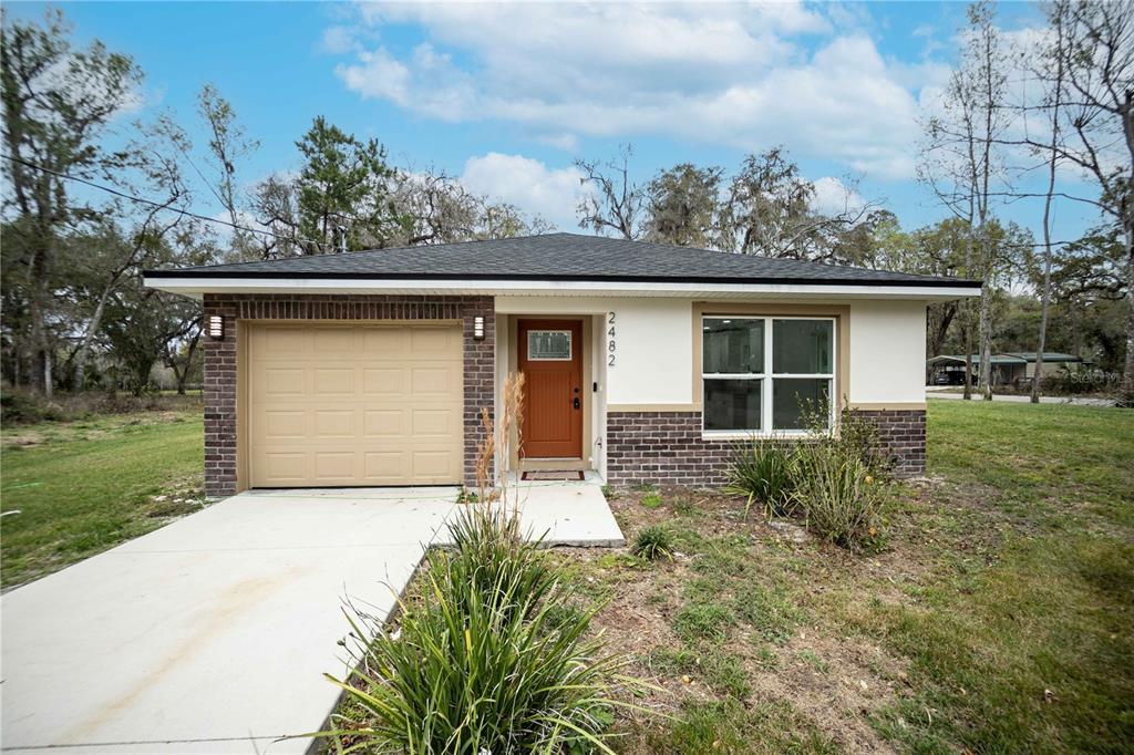 Picture of 2482 County Road 423, Lake Panasoffkee, FL 33538