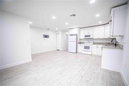 Picture of 2482 County Road 423, Lake Panasoffkee, FL 33538