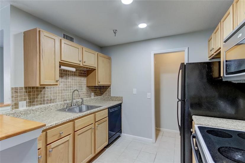 Picture of 15215 Amberly Drive Unit 206, Tampa FL 33647