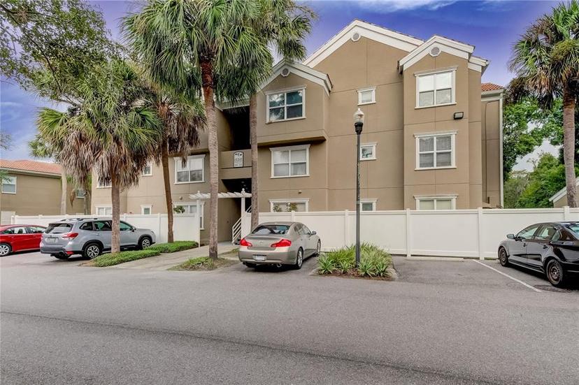 Picture of 15215 Amberly Drive Unit 206, Tampa FL 33647