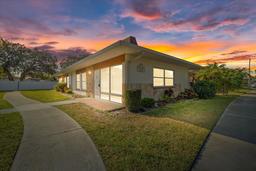 Picture of 4321 Tahitian Gardens Circle Unit A, Holiday, FL 34691