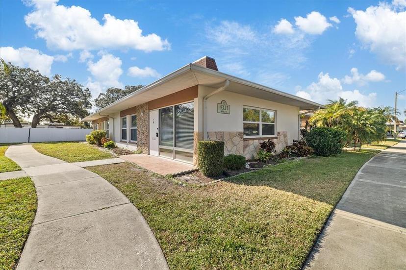 Picture of 4321 Tahitian Gardens Circle Unit A, Holiday FL 34691