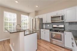 Picture of 2935 Bayshore Pointe Drive, Tampa, FL 33611