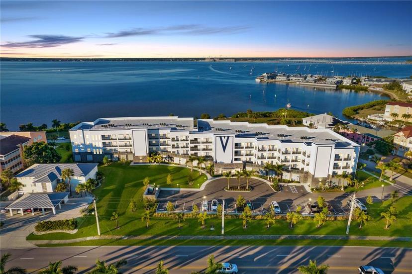 Picture of 1425 Park Beach Circle Unit 127, Punta Gorda FL 33950