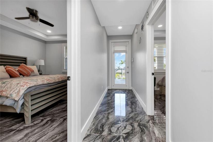Picture of 1425 Park Beach Circle Unit 127, Punta Gorda FL 33950