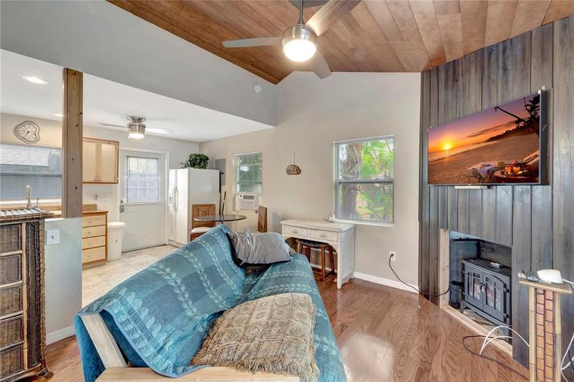 Picture of 2132 Roselawn Street, Sarasota FL 34231