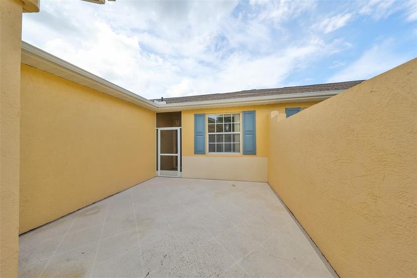 Picture of 705 Tremont Greens Lane Unit 33, Sun City Center FL 33573