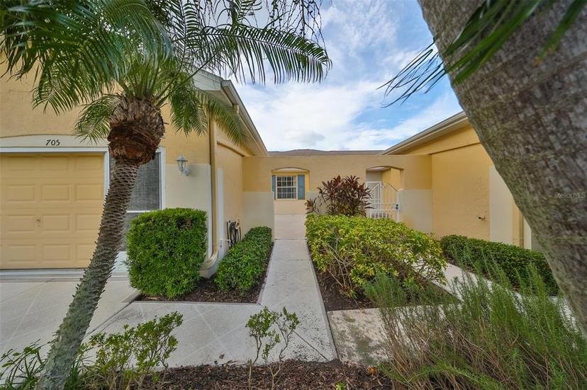 Picture of 705 Tremont Greens Lane Unit 33, Sun City Center FL 33573