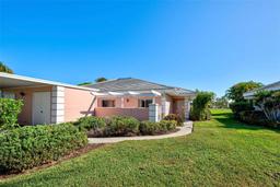 Picture of 314 Cerromar Way Unit 16, Venice, FL 34293