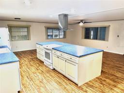 Picture of 9790 66Th Street N Unit 196, Pinellas Park, FL 33782