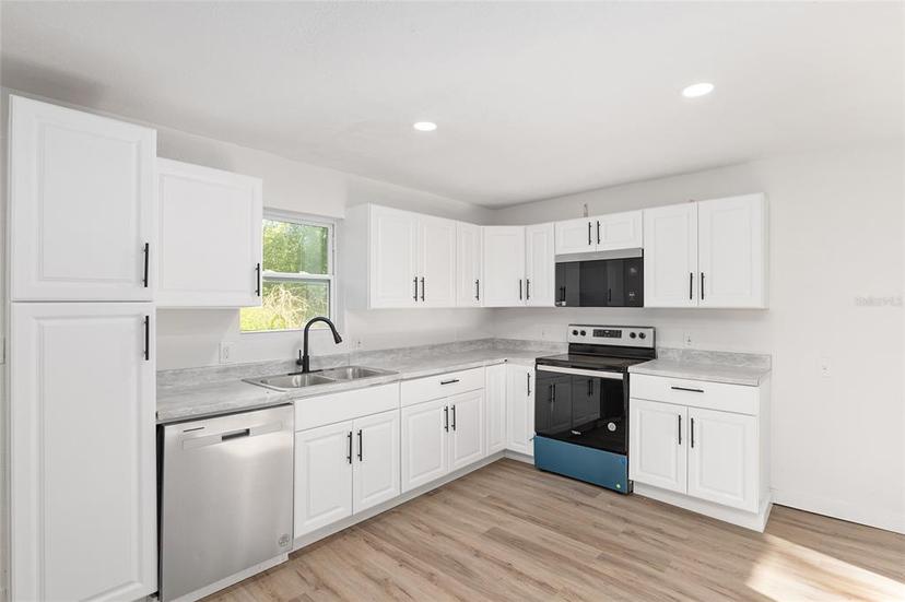 Picture of 322 SE 49Th Drive, Gainesville FL 32641