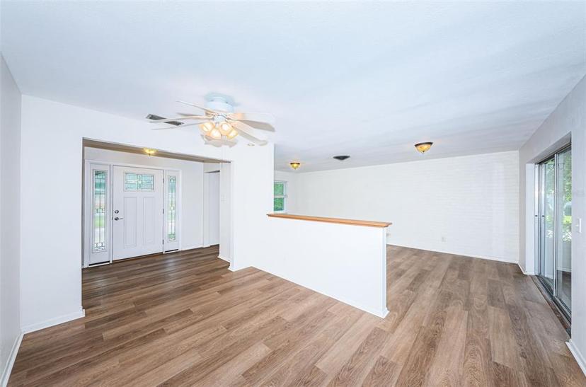 Picture of 1001 Chinaberry Road, Clearwater FL 33764