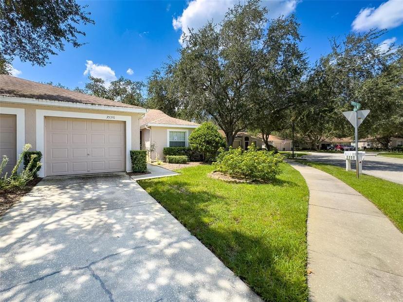 Picture of 35316 Whispering Pines Drive, Zephyrhills FL 33541