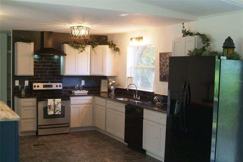 Picture of 47807 State Road 19, Altoona FL 32702