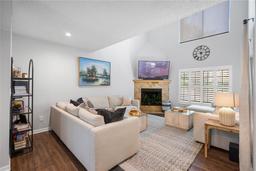 Picture of 1092 Sanabel Court Ne, St Petersburg, FL 33702