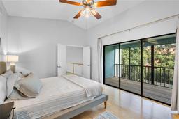 Picture of 1092 Sanabel Court Ne, St Petersburg, FL 33702