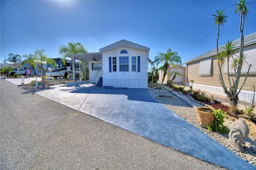 Picture of 251 Patterson Road Unit H17, Haines City FL 33844