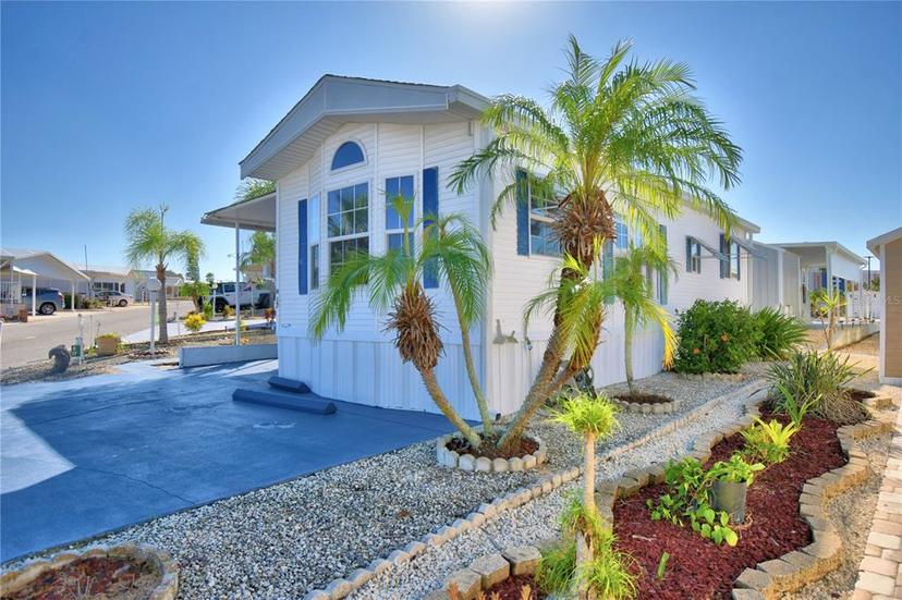 Picture of 251 Patterson Road Unit H17, Haines City FL 33844