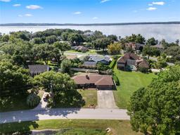 Picture of 687 W Lakeshore Drive, Clermont, FL 34711
