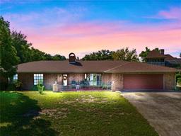 Picture of 687 W Lakeshore Drive, Clermont, FL 34711