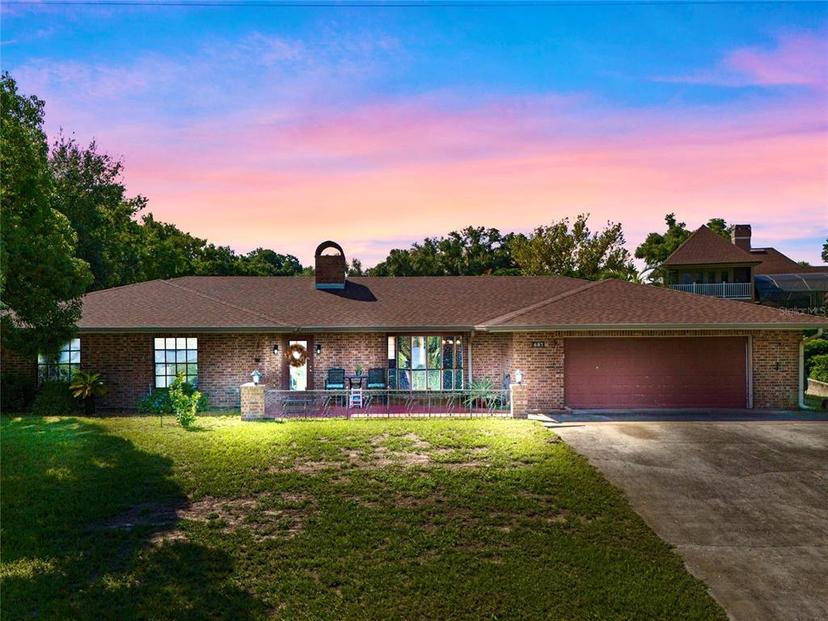 Picture of 687 W Lakeshore Drive, Clermont FL 34711