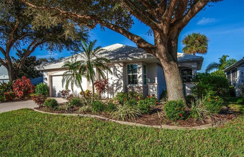 Picture of 653 Crossfield Circle Unit 8, Venice FL 34293