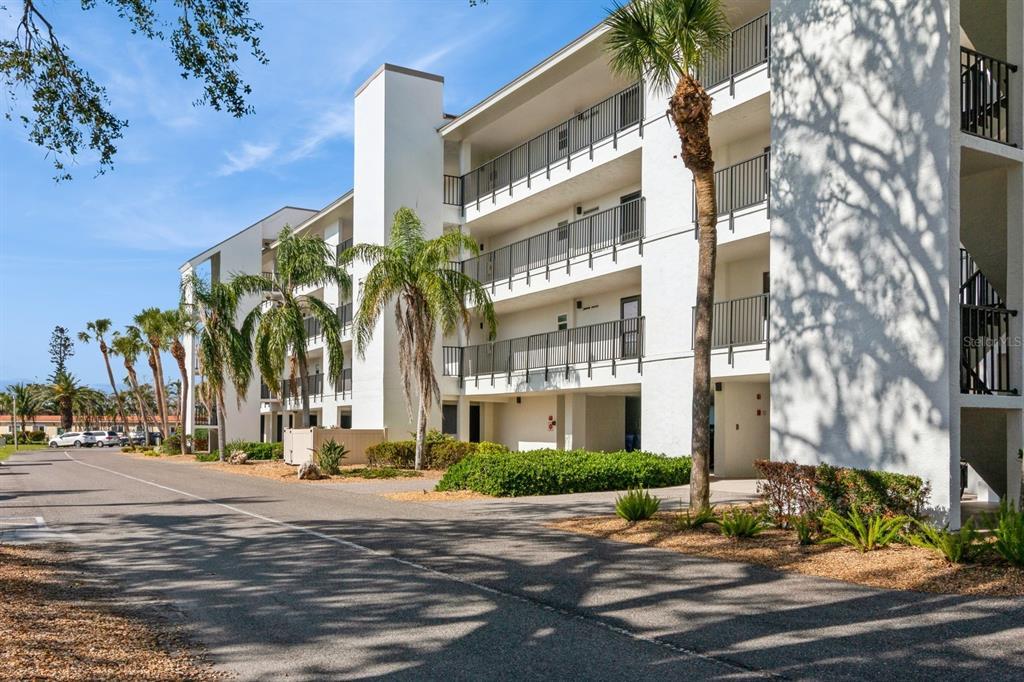 Picture of 4600 Gulf Of Mexico Drive Unit 203, Longboat Key, FL 34228