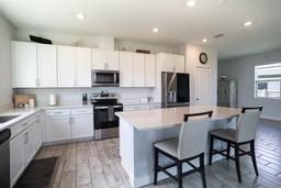 Picture of 1011 Overlook Ct, Davenport, FL 33837
