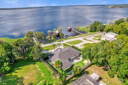 Picture of 238 E Lakeshore Drive, Clermont, FL 34711