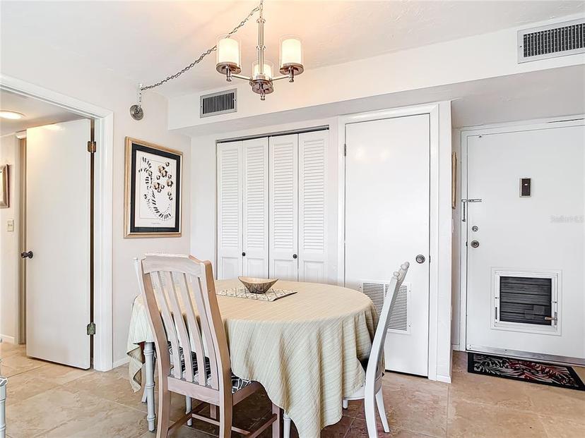 Picture of 618 Bird Bay Drive S Unit 202, Venice FL 34285