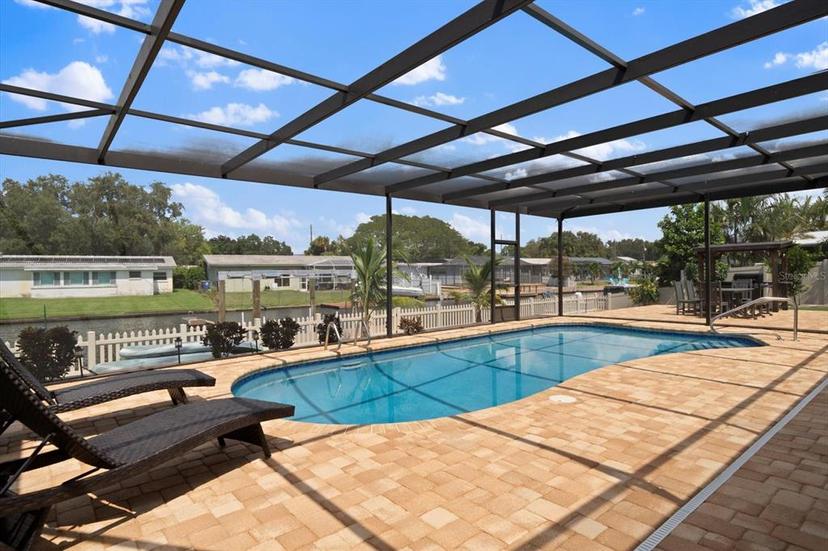 Picture of 245 78Th Avenue N, St Petersburg FL 33702