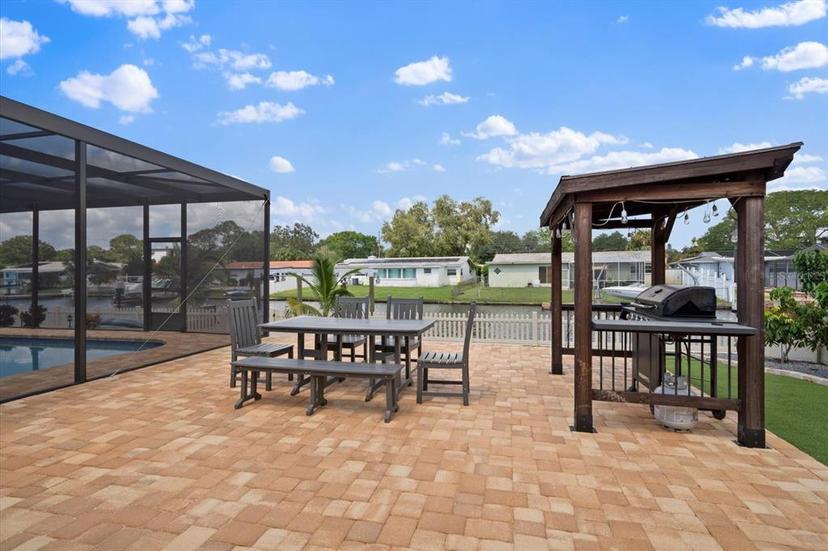 Picture of 245 78Th Avenue N, St Petersburg FL 33702