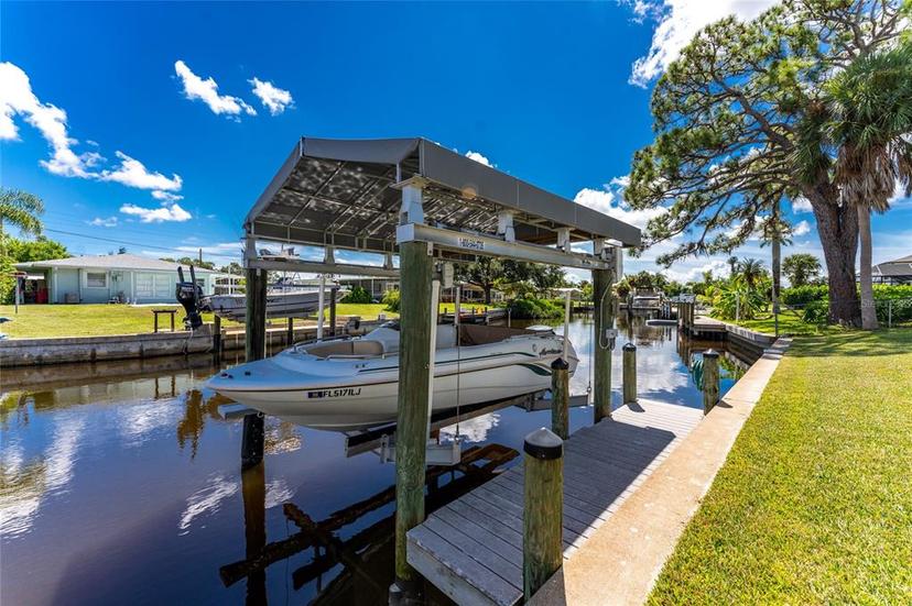 Picture of 1715 Riverside Drive, Englewood FL 34223