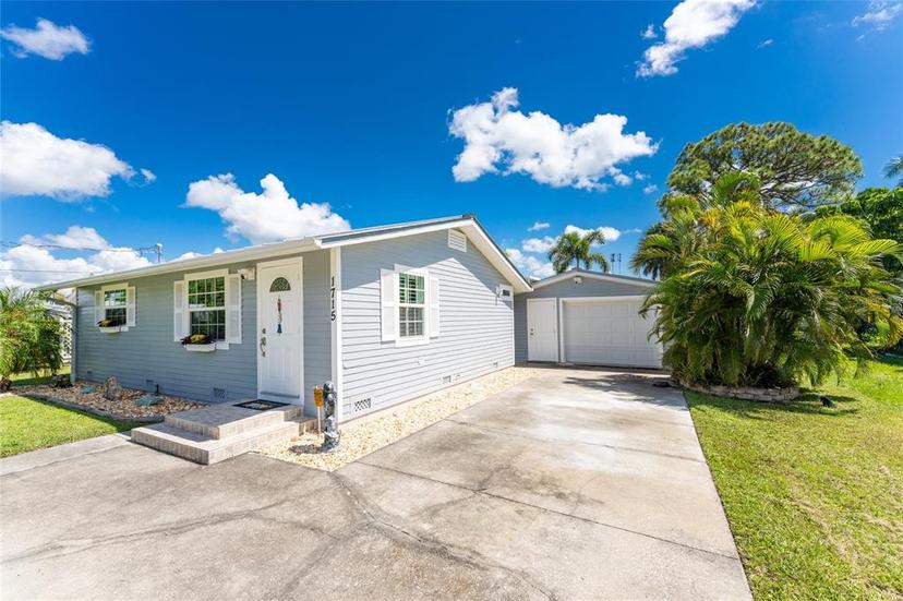 Picture of 1715 Riverside Drive, Englewood FL 34223