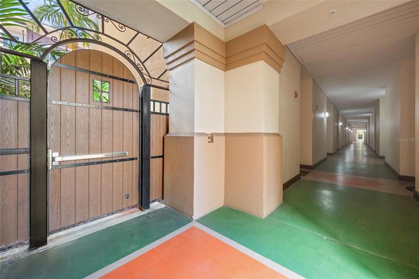 Picture of 2410 W Azeele Street Unit 212, Tampa FL 33609