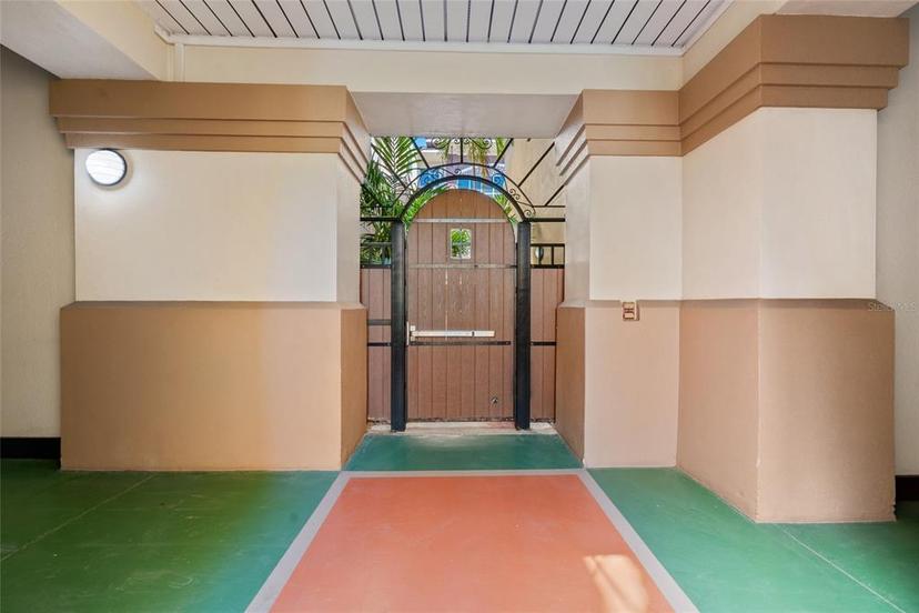 Picture of 2410 W Azeele Street Unit 212, Tampa FL 33609