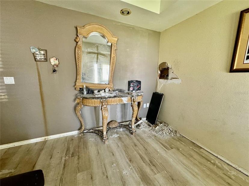 Picture of 361 Porpoise Road, Venice FL 34293
