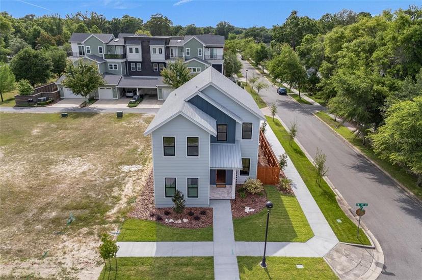 Picture of 716 SW 131 Street, Newberry FL 32669