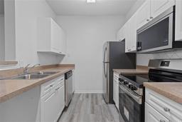 Picture of 18001 Richmond Place Drive Unit 511, Tampa, FL 33647